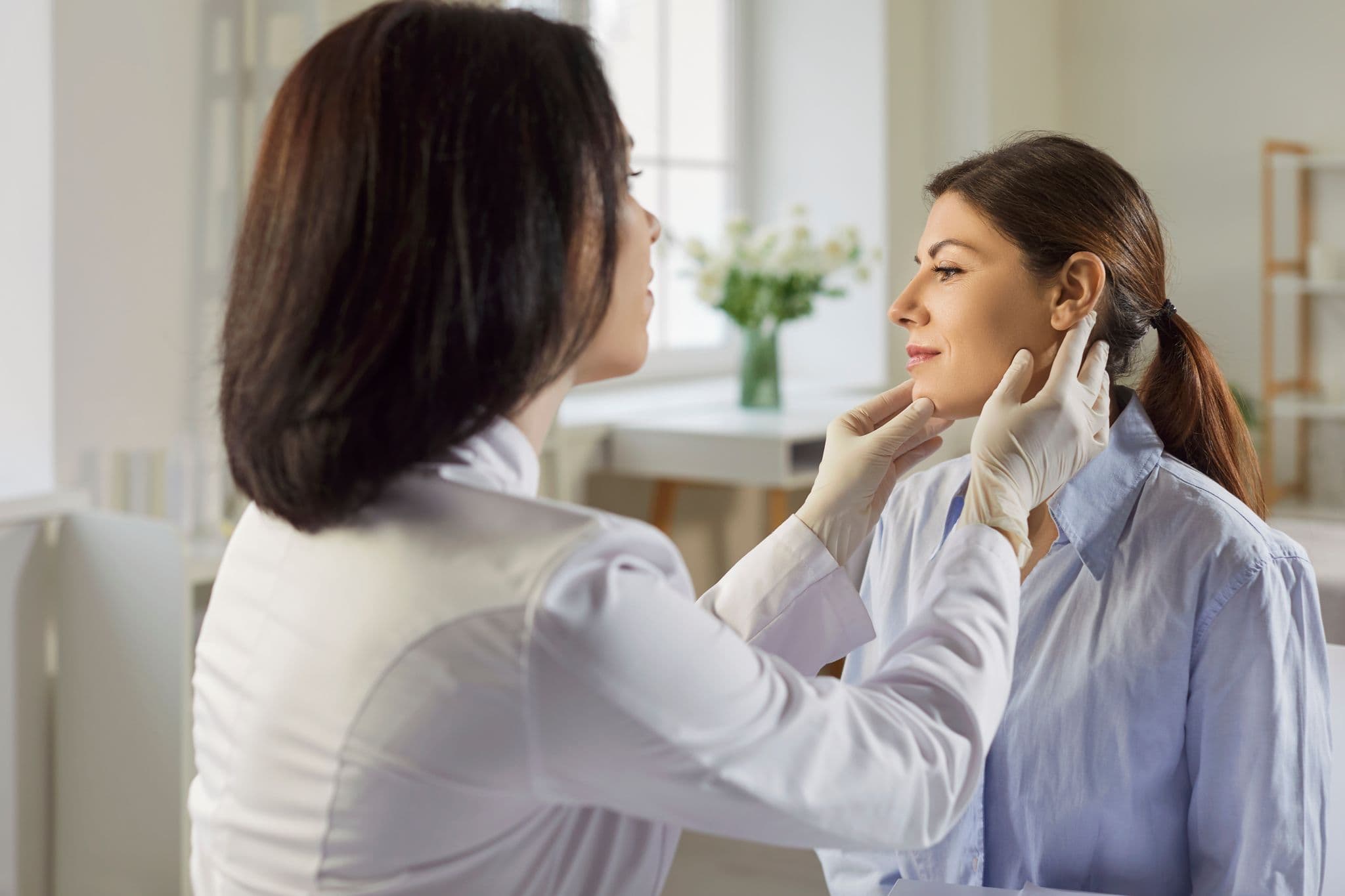 Botox do žvýkacích svalů: proč zužuje obličej